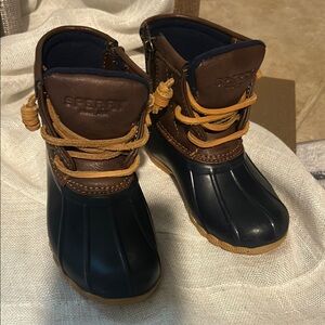Sperry Kids Duck Boots 8 - Brown and Black